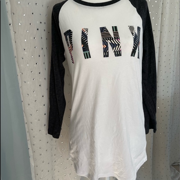 Pink Victoria’s Secret 3/4 inch sleeve t-shirt - Picture 3 of 5